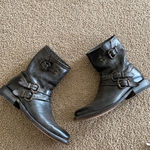 Ariat Leather Bodie Boot Buckled